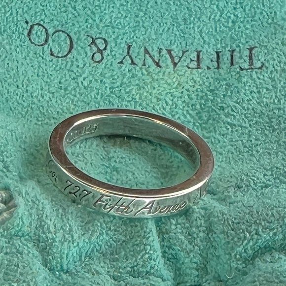 Tiffany & Co. Notes 727 Fifth Avenue New York Narrow Ring 5.5 - Picture 8 of 12